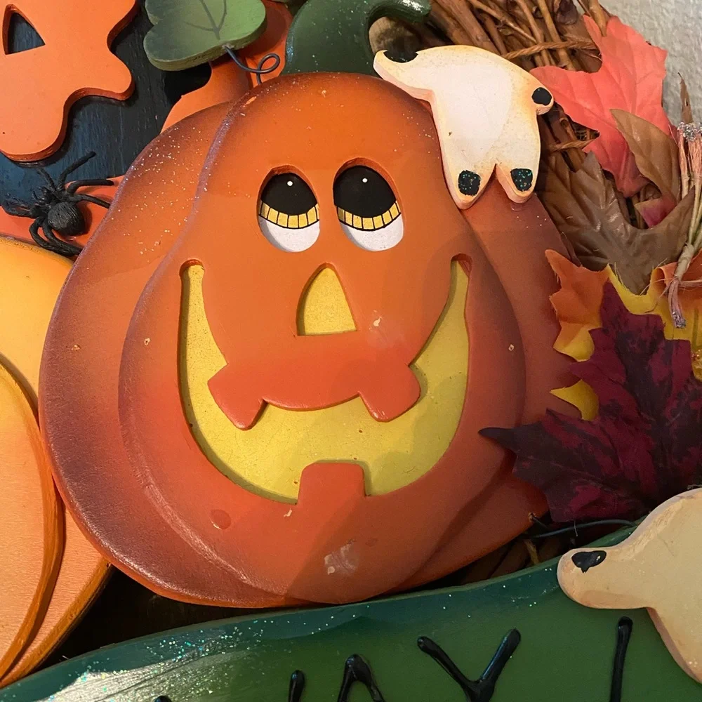 Fall/HALLOWEEN THEMED GRAPEVINE WREATH